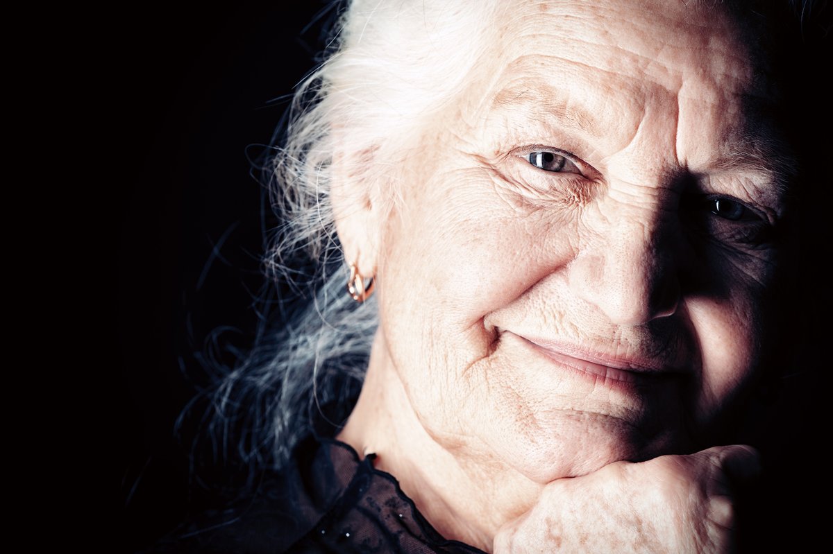 How Old Is Zenitsu Agatsuma In Hunter X Hunter?